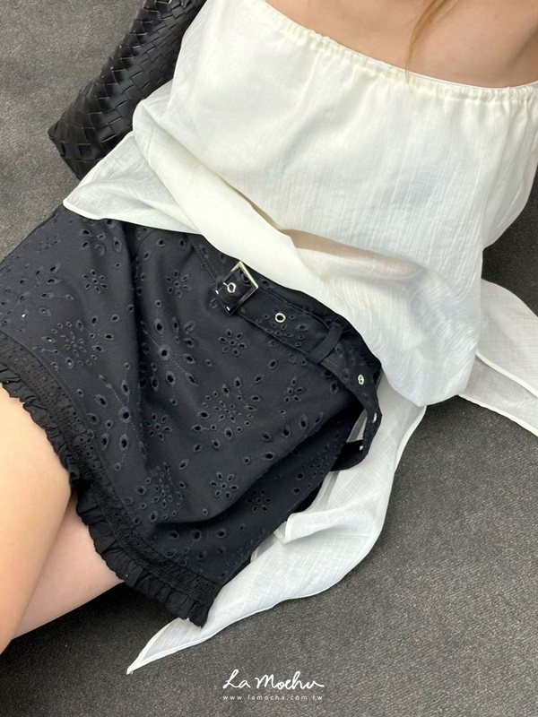 薄牛仔洞洞花褲裙